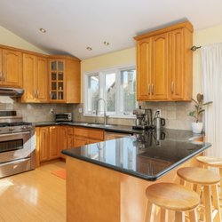 Lisa Allen - Village Properties Realtors - 870 Entrance Rd.