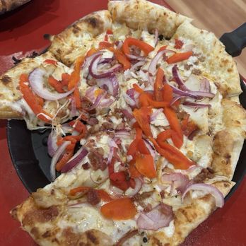 Big Daddy's Pizzeria - BBQ 4 U - Pizza Near Me - Gatlinburg, Tennessee