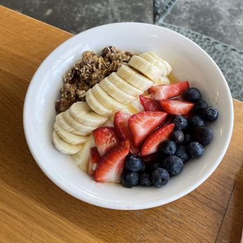 Everyday Eatery - Maple and Olive Oil Granola - Cafes Near Me - Irvine, California
