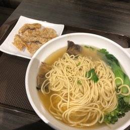 Magic Chicken / 鸡扒拉面 Magic Chicken / 鸡扒拉面
