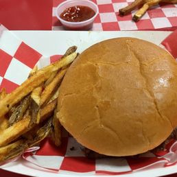 Single Burger with lettuce removed. These were the fries when burger was delivered to the table. Single Burger with lettuce removed. These were the fries when burger was delivered to the table.