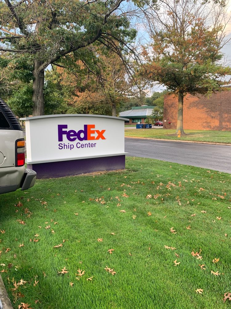 FEDEX SHIP CENTER 160 Rittenhouse Cir, Bristol, Pennsylvania