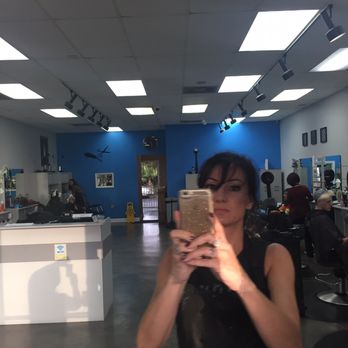 Cut Loose - Barbers Near Me - Lake Balboa, California