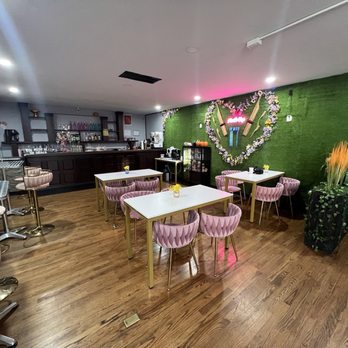 RoiEt Cafe - Cafes Near Me - Hamden, Connecticut