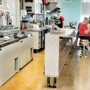 Hewitts Dairy Bar - Ice Cream & Frozen Yogurt Near Me - Hagersville, Ontario Hewitts Dairy Bar - Ice Cream & Frozen Yogurt Near Me - Hagersville, Ontario