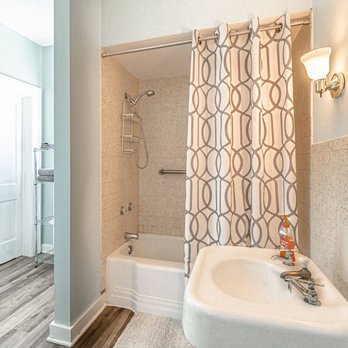 1870 House - The main bathroom has a shower and tub for your convenience. - Vacation Rentals Near Me - Dowagiac, Michigan 1870 House - The main bathroom has a shower and tub for your convenience. - Vacation Rentals Near Me - Dowagiac, Michigan
