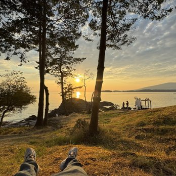Cape Roger Curtis Lighthouse - Sunset view. - Beaches Near Me - Bowen Island, British Columbia Cape Roger Curtis Lighthouse - Sunset view. - Beaches Near Me - Bowen Island, British Columbia