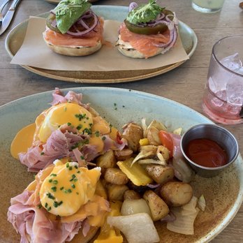 Driftwood Kitchen - Dk Benedict - Seafood Near Me - Laguna Beach, California