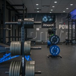 Mesh Fitness - Anyone need a squat rack? We've got you covered!