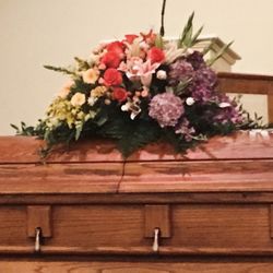 Hiram Flower Shop - Casket arrangement done by Julia at Hiram Flowers