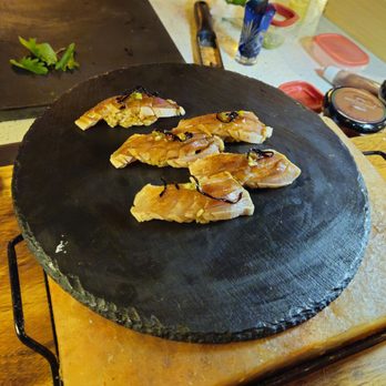 Hiro No Uchi - Sushi Bars Near Me - Honolulu, Hawaii