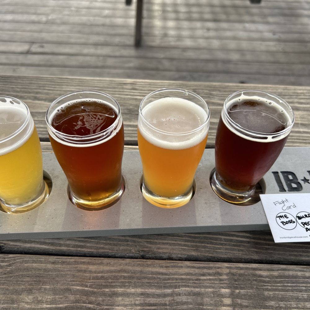 Neighbor's Kitchen & Yard - Beer flite - Pizza Near Me - Bastrop, Texas