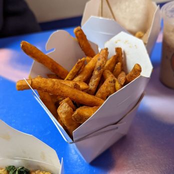 Mo'Tea & Banh Mi - Cajun fries - Sandwiches Near Me - Naperville, Illinois