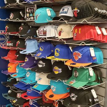 Lids Locker Room - Sports Wear Near Me - Plantation, Florida