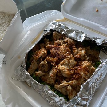 Cafe de Thai & Sushi - Garlic Chicken (comes with rice - options for white, brown, or fried rice) - Thai Near Me - Oceanside, California
