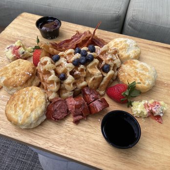 Churchill's - Brunch Board - Pubs Near Me - Savannah, Georgia