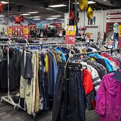 AJ Motion Sports - Our clothing racks are full of ski jackets, pants, and bibs from the top brands you trust like Oakley, Marmot, Burton, and more!