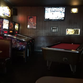 Lutz Tavern - Always time for pool & pinball - Dive Bars Near Me - Portland, Oregon