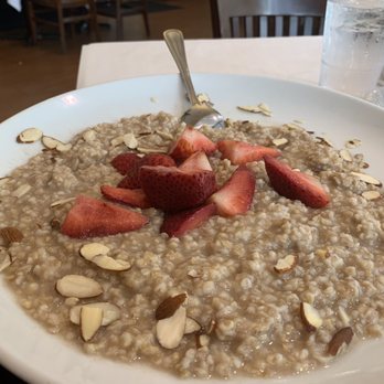 Café at The Square - Steel cut oats - American Near Me - New Orleans, Louisiana