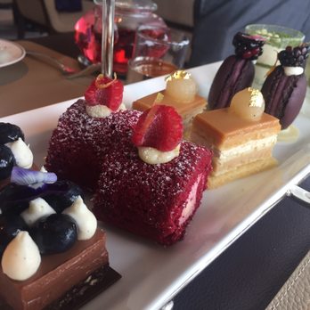 Cafe Gray Deluxe - Bars Near Me - Hong Kong, HK
