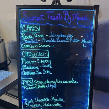 Mack's Fish & Steak House - Seafood Near Me - Heber Springs, Arkansas