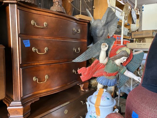 Pepe's Thrifty Shop by null