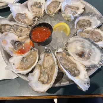 Murphy’s Irish Pub - A Dozen Ouster on the half shell - Irish Near Me - Virginia Beach, Virginia