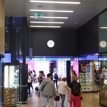 Gare de Genève Cornavin - Inside - Train Stations Near Me - Geneva, GE