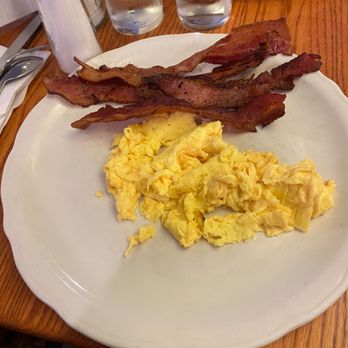 Original Pancake House - The presentation sucks, but the bacon was good and the eggs aren't powder! - Breakfast & Brunch Near Me - Chicago, Illinois