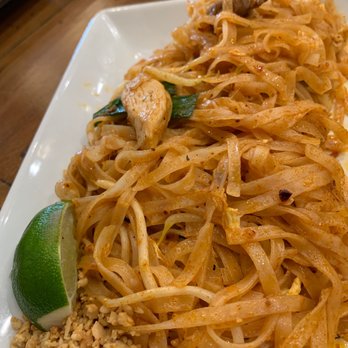 Pho House - Combo Pad Thai.  ..no flavor, don't do it. - Vietnamese Near Me - Fort Worth, Texas