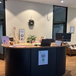 PuraVida Quiropractica - Recepción