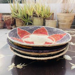 Indie Craft Experience - Basket made of date tree leaves