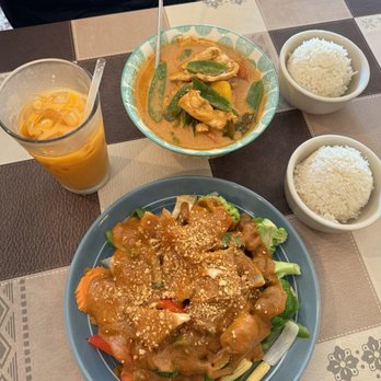 Little Thai Corner - Mango Chicken Curry, Fried Tofu in peanut sauce with mixed vegetables. - Thai Near Me - Warwick, Rhode Island Little Thai Corner - Mango Chicken Curry, Fried Tofu in peanut sauce with mixed vegetables. - Thai Near Me - Warwick, Rhode Island