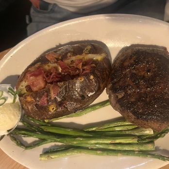 BJ's Restaurant & Brewhouse - Pizza Near Me - Peoria, Arizona