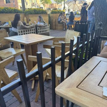 La La Land - Coffee & Tea Near Me - Glendale, California