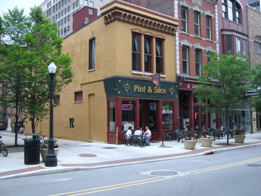 816 Pint & Slice by null