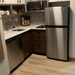 Staybridge Suites Detroit - Novi - Amazing kitchen area with everything you need to cook at "home"