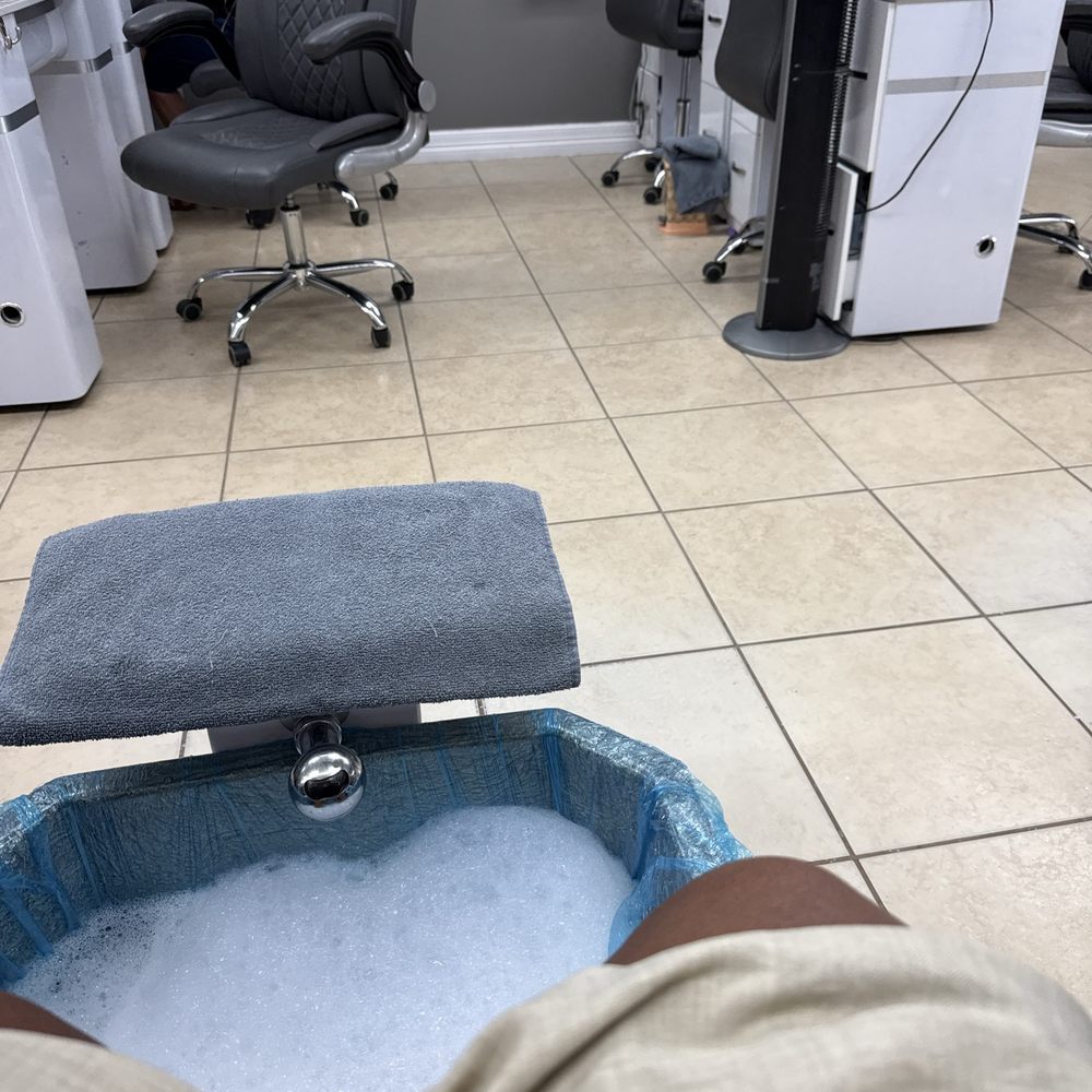 Iris Nails & Spa - Nail Salons Near Me - Houston, Texas