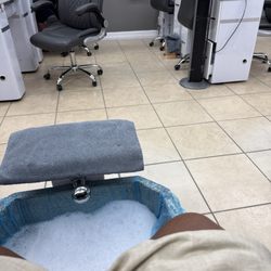 Iris Nails & Spa