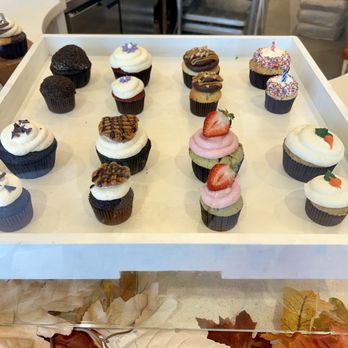 Dots Cupcakes - Cupcakes Near Me - Irvine, California