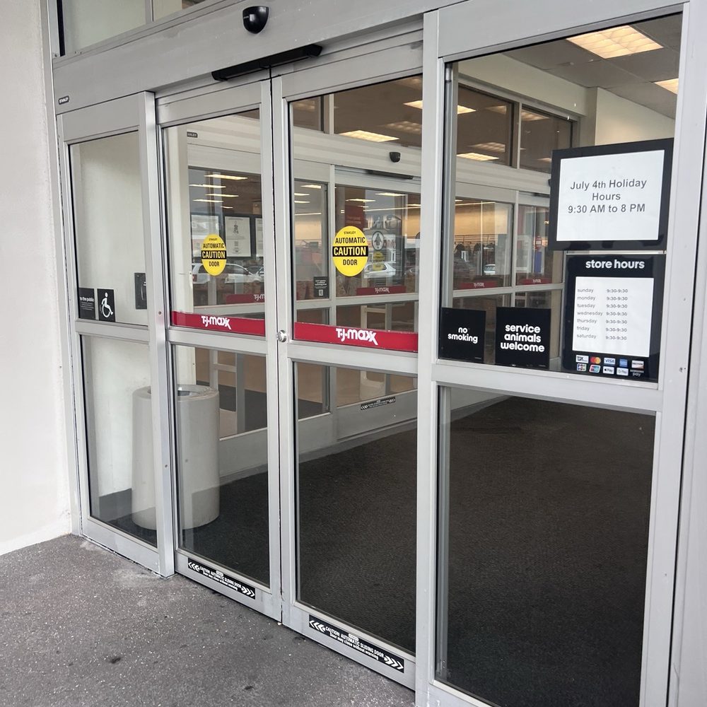 TJ Maxx - Entrance - Women's Clothing Near Me - Casselberry, Florida TJ Maxx - Entrance - Women's Clothing Near Me - Casselberry, Florida