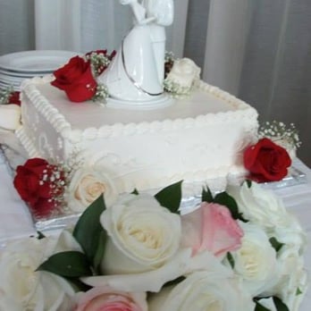 Marie's Gourmet Bakery - Vanilla Chiffon cake with Vanilla Buttercream Frosting!  For 27 guests at our wedding. - Bakeries Near Me - Las Vegas, Nevada