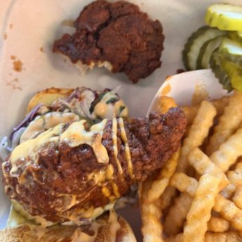 Dave's Hot Chicken - Chicken Shop Near Me - Brooklyn, New York