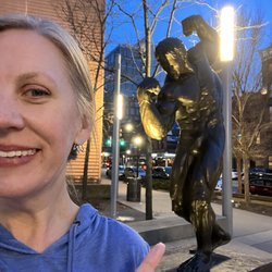 Arnold Schwarzenegger Statue
