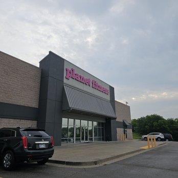 Planet Fitness - Entrance - Gyms Near Me - Tulsa, Oklahoma Planet Fitness - Entrance - Gyms Near Me - Tulsa, Oklahoma