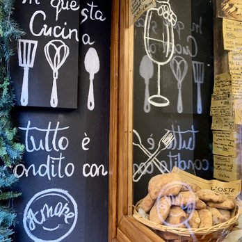 L'Oste del Re - Window from the street side - Italian Near Me - Orvieto, TR
