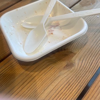Jeni's Splendid Ice Creams - Ice Cream & Frozen Yogurt Near Me - Beverly Hills, California Jeni's Splendid Ice Creams - Ice Cream & Frozen Yogurt Near Me - Beverly Hills, California