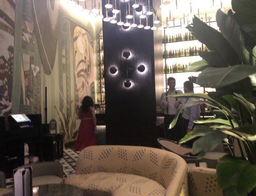 SLS LUX Brickell by null