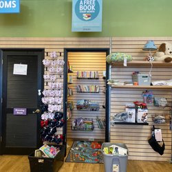 Kid To Kid - Small book book area