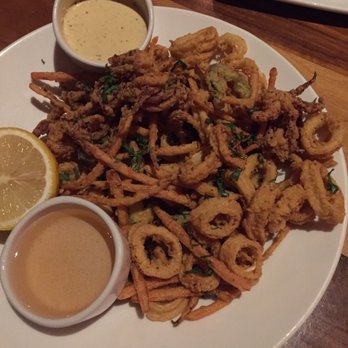 J Gilbert's - Fried calamari- yummy sauce - Seafood Near Me - Des Pers, Missouri